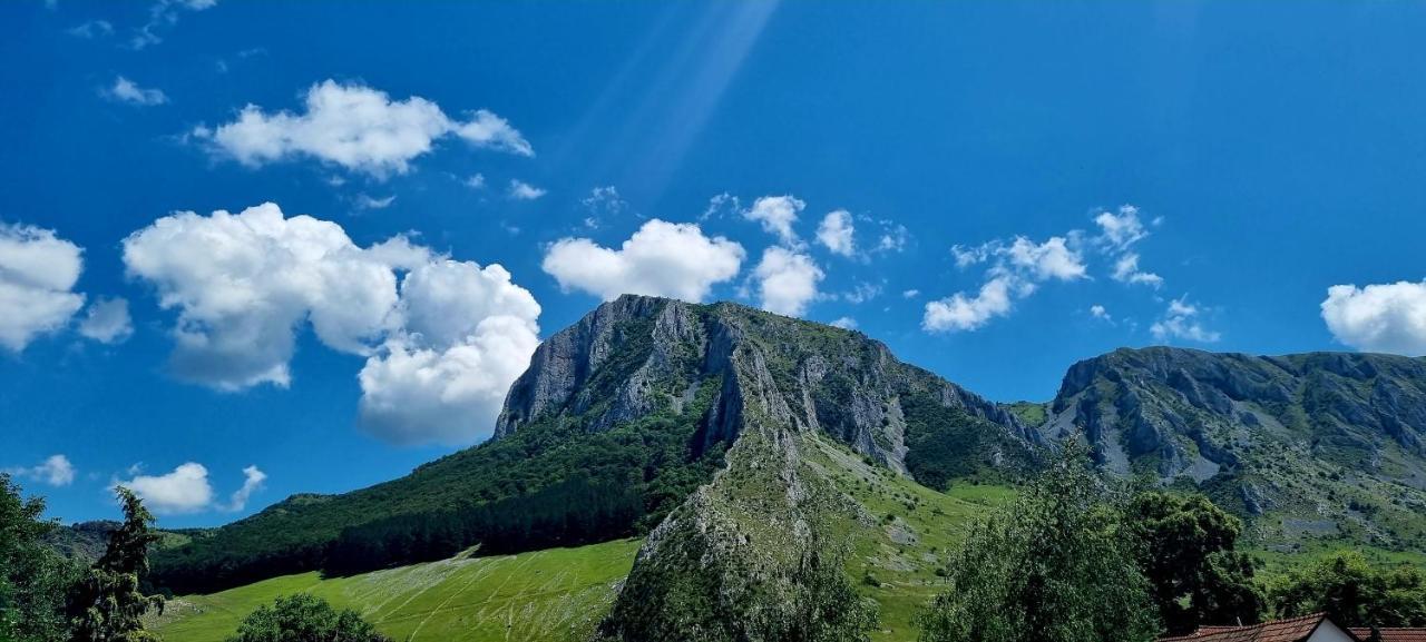 Hamor Panzio Rimetea Buitenkant foto