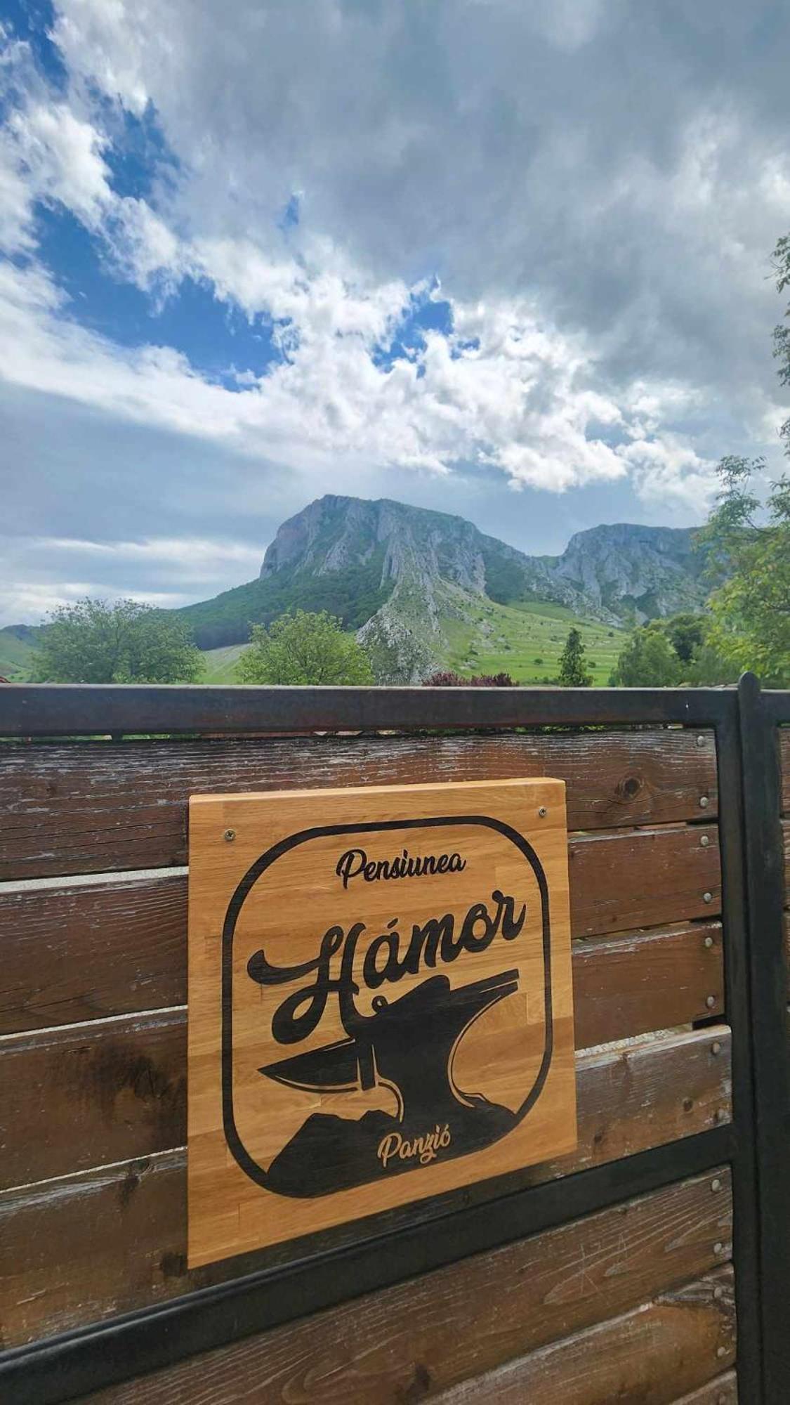 Hamor Panzio Rimetea Buitenkant foto